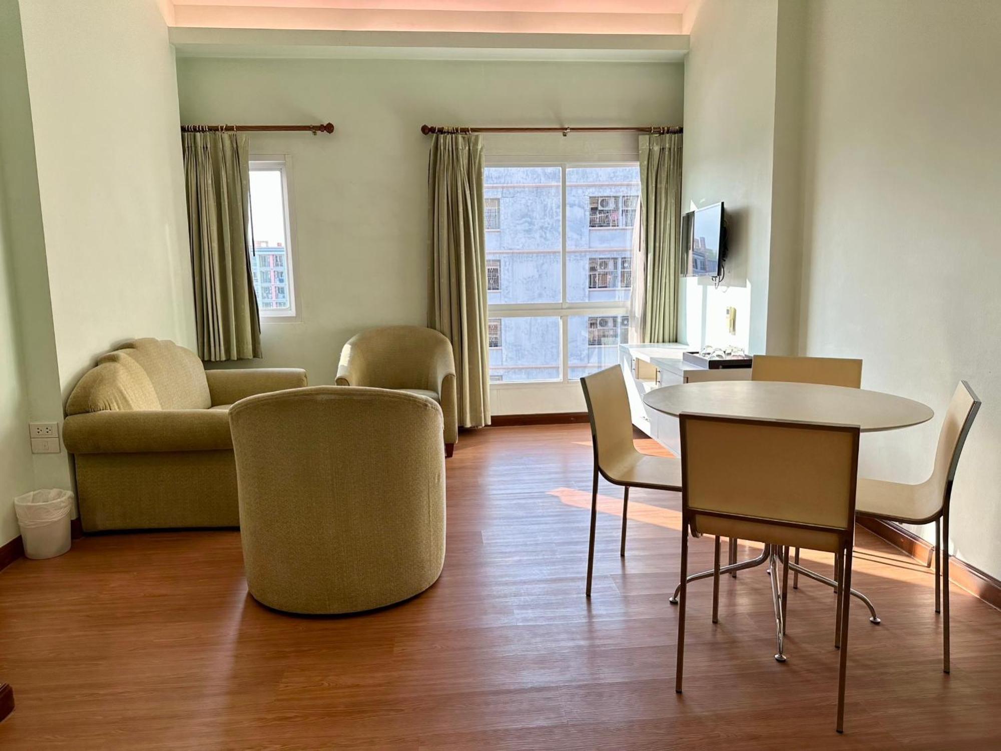 Calypzo Bangkok Hotell Exteriör bild