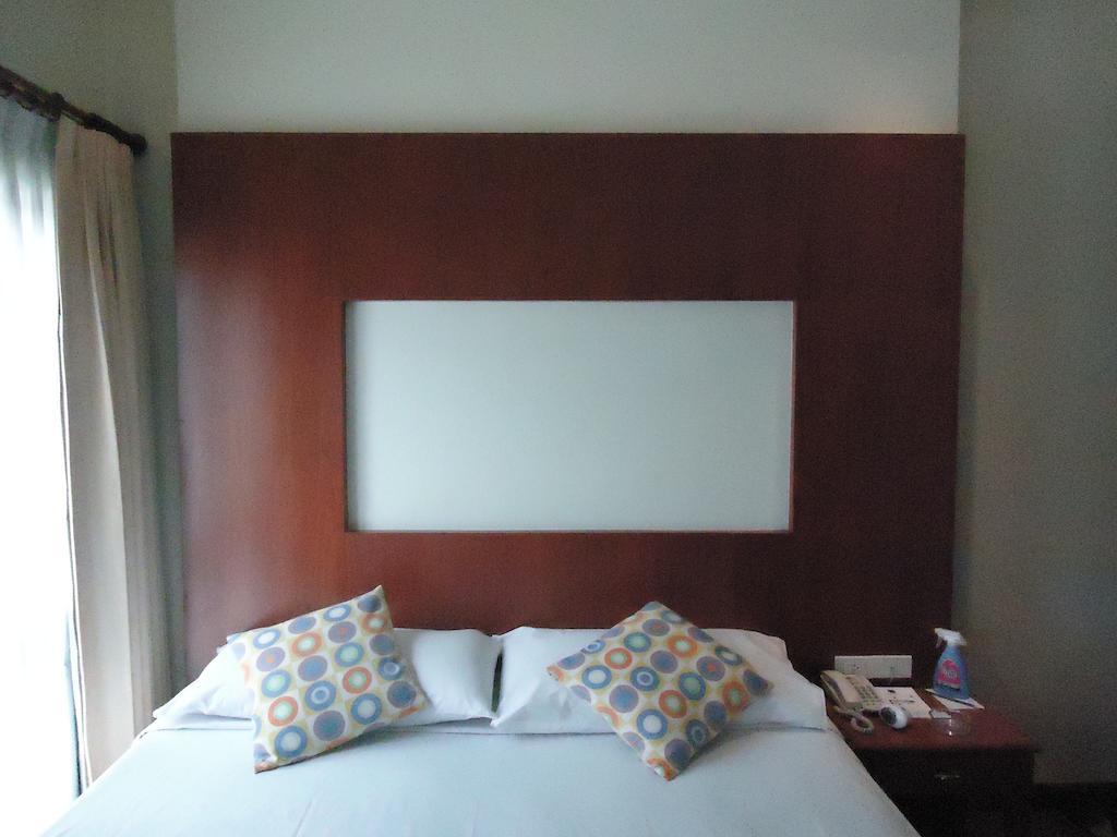 Calypzo Bangkok Hotell Exteriör bild